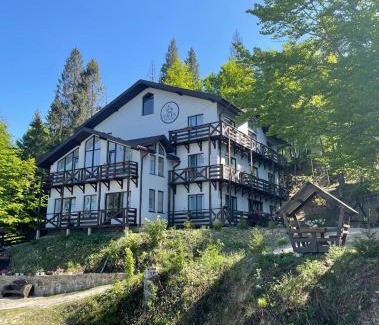 Soymy Hotel | Pet-Friendly DACHA на Магурі with Outstanding 9.4 Rating