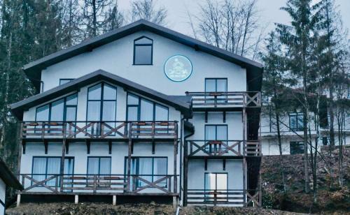 Soymy Hotel | Pet-Friendly DACHA на Магурі with Outstanding 9.4 Rating