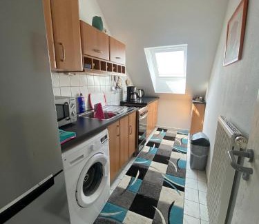 Freiimfelde - Kanenaer Weg Apartment | Scenic Dachgeschoss Apartment with Pet-Friendly Amenities