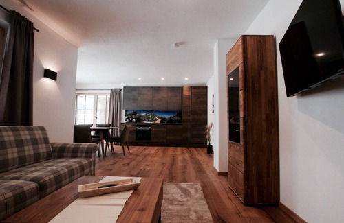 Russbach am Pass Gschuett House | Inviting Dachstein Chalet Haus An in the Ski Region