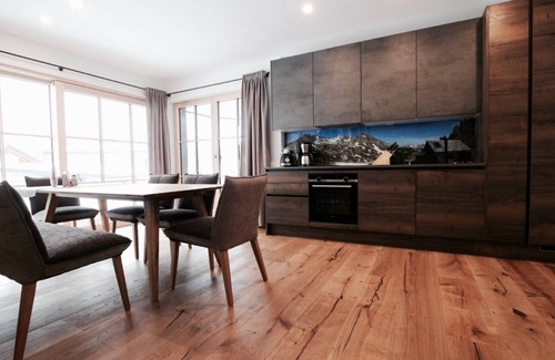 Russbach am Pass Gschuett House | Inviting Dachstein Chalet Haus An in the Ski Region