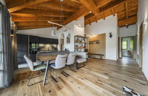 Russbach am Pass Gschuett Apartment | Family-Friendly Stay at Dachstein West Apartment T4