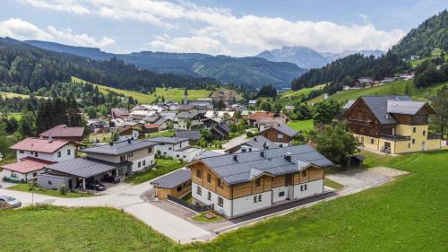 Russbach am Pass Gschuett Apartment | Family-Friendly Stay at Dachstein West Apartment T4