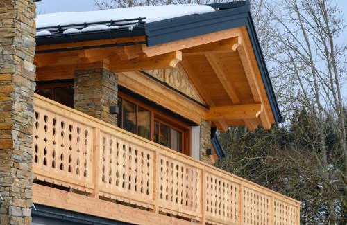 Russbach am Pass Gschuett Apartment | Pet-Friendly Retreat at Dachstein Chalet - Rated 9.7/10