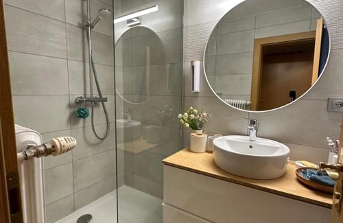 Schildlehen Apartment | Cozy Dachsteinblick Apartment - Family-Friendly Retreat