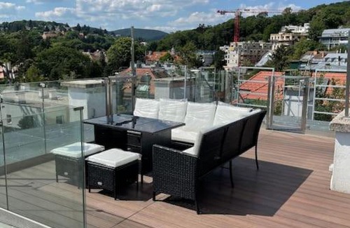 Hutteldorf Apartment | Elevated Retreat in Green Vienna with Hot Tub & Great Access