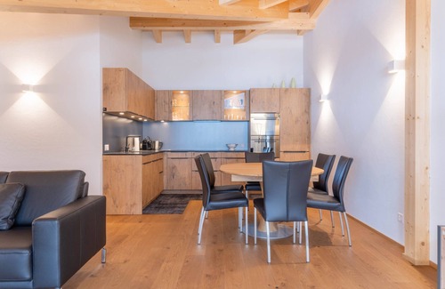 Grindelwald Apartment | Spacious 3.5-Room Apartment with Ocean View & Breakfast