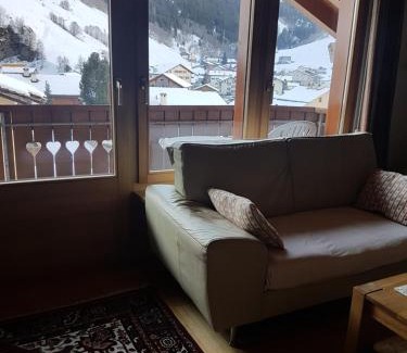 Vals Apartment | Oceanfront Dachwohnung Unterem Hoereli with Hot Tub & Views