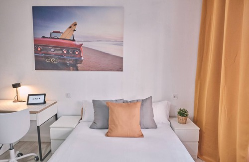 El Ensanche Zona Nuova House | Experience Comfort at Dadá Coliving & Rooms with Spa Access