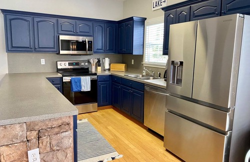 Dadeville House | Top-Rated Dadeville Lakefront Family Retreat with Boat Launch