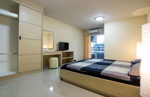 Bang Kra So Hotel | Welcoming Dae Ma Place: Family-Friendly and Accessible Stay