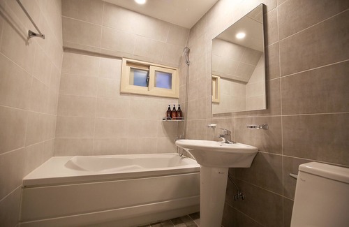 Daedeok-gu Hotel | Eco-Friendly Stay at Daejeon Jung-ri Some with Breakfast