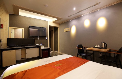 Daedeok-gu Hotel | Eco-Friendly Stay at Daejeon Jung-ri Some with Breakfast