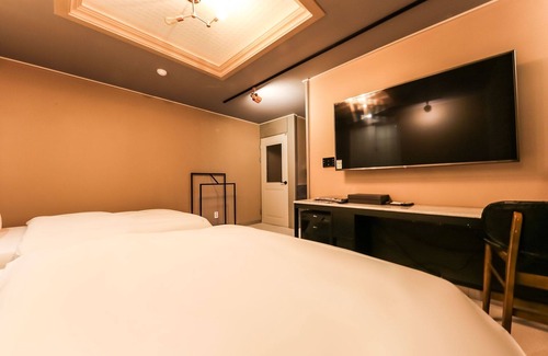 Daedeok-gu Hotel | Experience Daejeon Jungri Hotel Art Bin with Eco-Friendly Comfort