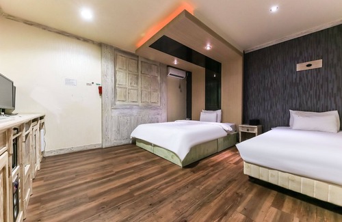 Jung-gu Hotel | Enjoy Family-Friendly Comfort at Daejeon Munchang Rosemary