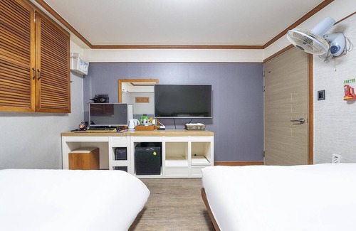 Daedeok-gu Hotel | Cozy Daejeon Shintanjin Valentine: Eco-Friendly Retreat