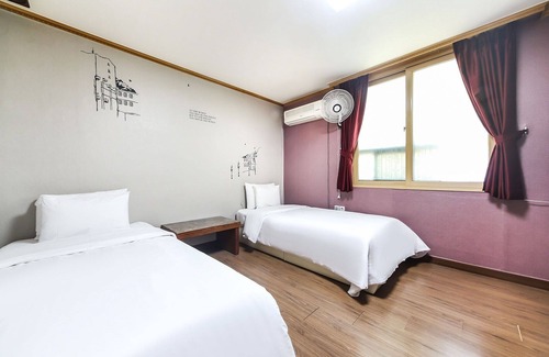 Daedeok-gu Hotel | Eco-Friendly Comfort at Daejeon Sintanjin Blue Hotel