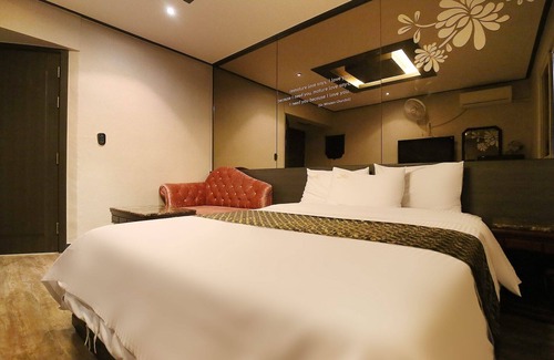 Dong-gu Hotel | Eco-Friendly Daejeon Yongjeon J with Breakfast & Kitchen