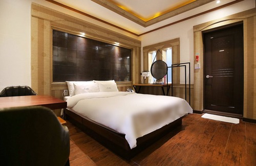 Dong-gu Hotel | Eco-Friendly Stay at Daejeon Yongjeon Piano with Breakfast