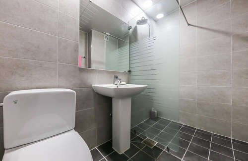 Jung-gu Hotel | Eco-Friendly Stay at Daejeon Yucheon Lucky - 10/10 Rated