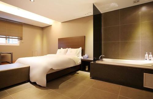 Bongmyeong-dong Hotel | Eco-Friendly Comfort at Daejeon Yuseong The Sharp Hotel