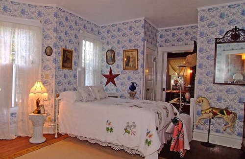 Monticello Bed & Breakfast | Experience Daffodale House B&B: 4-Star Comfort Awaits