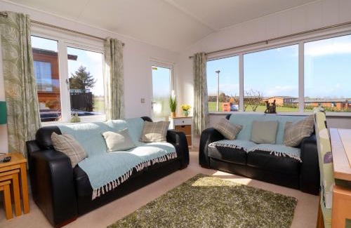 Mullacott House | Discover Daffodil Lodge: 4-Star Stay for Families & Pets