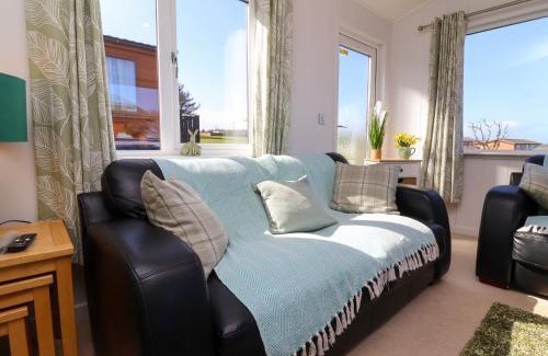 Mullacott House | Discover Daffodil Lodge: 4-Star Stay for Families & Pets