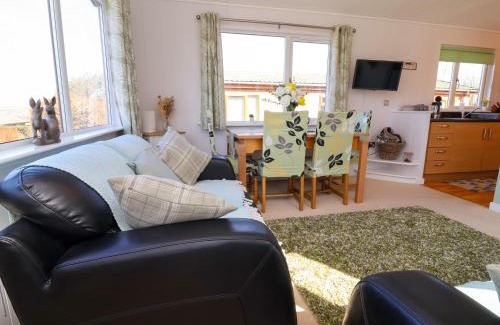 Mullacott House | Discover Daffodil Lodge: 4-Star Stay for Families & Pets