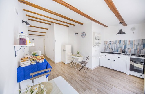 Old Town Bed & Breakfast | Guest Rated: Dafni e Naide with Breakfast & Child-Friendly Options