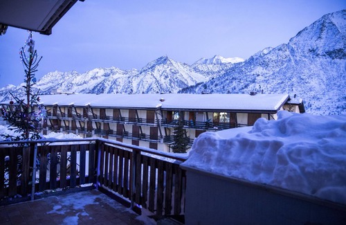 Passo del Tonale House | Enjoy a Relaxing Stay at Dahù Hotel Residence with Pool & Spa