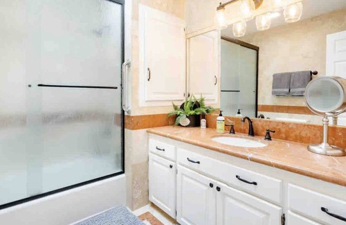 Carver Other | Idyllic Dalia Farm Home Near Columbia River Gorge Awaits