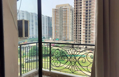 Gomti Nagar Apartment | Dahlias : A perfect studio with every facility