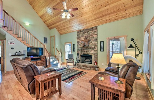 Dahlonega House | Cozy Dahlonega Cabin with Hot Tub, Near Downtown Fun!