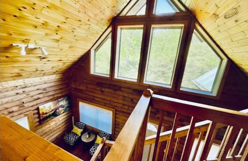 Dahlonega Cabin | Idyllic Dahlonega Wine Country Cabin with Pet-Friendly Perks
