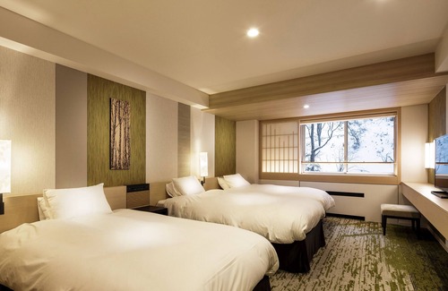 Noboribetsuonsencho House | Relax at Dai-ichi Takimotokan: 4-Star Spa and Pool Retreat