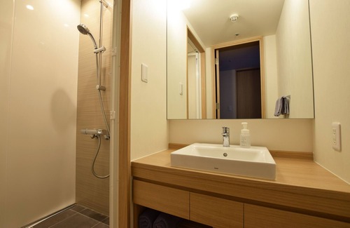 Noboribetsuonsencho House | Relax at Dai-ichi Takimotokan: 4-Star Spa and Pool Retreat