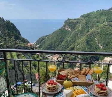 Pontone House | Unforgettable Dai Nonni Seaview with Rooftop Terrace