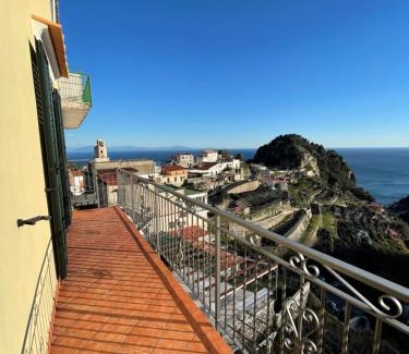 Pontone House | Unforgettable Dai Nonni Seaview with Rooftop Terrace