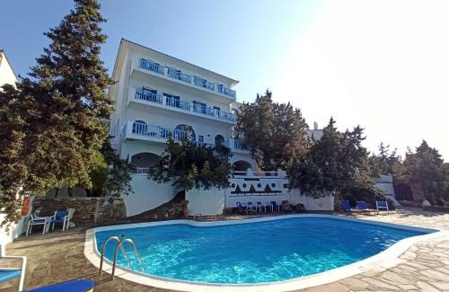 Armenistis Hotel | Relax at Daidalos Hotel: Pet-Friendly with Ocean Views