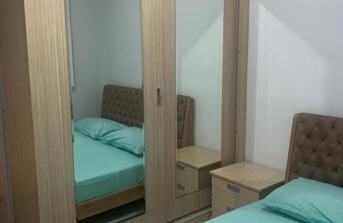 Kucukcekmece Apartment | Family-Friendly Daire with Pet Accessibility Awaits You