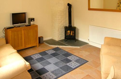 Knutsford Apartment | Discover Dairy Apartment 1: A 4-Star Guest Favorite
