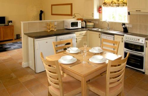 Knutsford Apartment | Discover Dairy Apartment 1: A 4-Star Guest Favorite