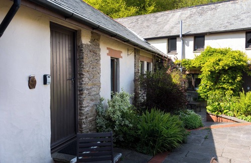 Berrynarbor Cottage | Cozy Dairy Barn Cottage with Child-Friendly Amenities