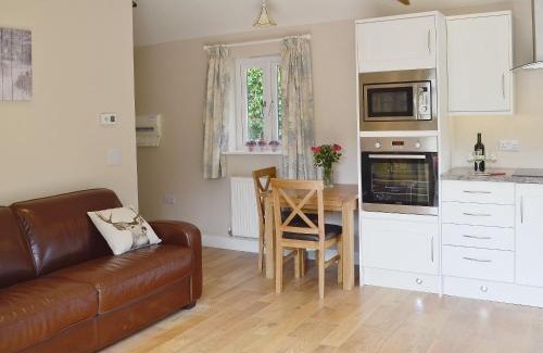 Bodmin House | Welcoming Dairy Cottage: 4-Star with Family-Friendly Comfort