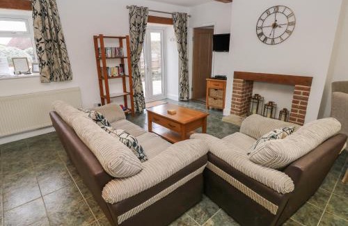 Newport House | Family-Friendly Dairy Cottage - 4 Star, Guest Rated 10/10