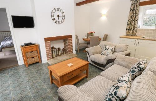 Newport House | Family-Friendly Dairy Cottage - 4 Star, Guest Rated 10/10