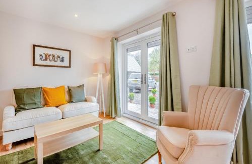 Alderbury House | Family-Friendly Dairy Cottage: Your Perfect UK Getaway