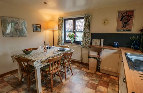 Newton-on-Rawcliffe Cottage | Cozy Dairy House: Pet Friendly Retreat with Open Fire