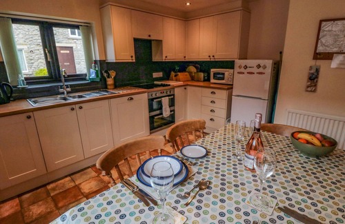 Newton-on-Rawcliffe Cottage | Cozy Dairy House: Pet Friendly Retreat with Open Fire